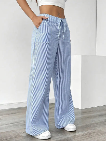 Alina – Pantalón Elegante a Rayas con Bolsillos