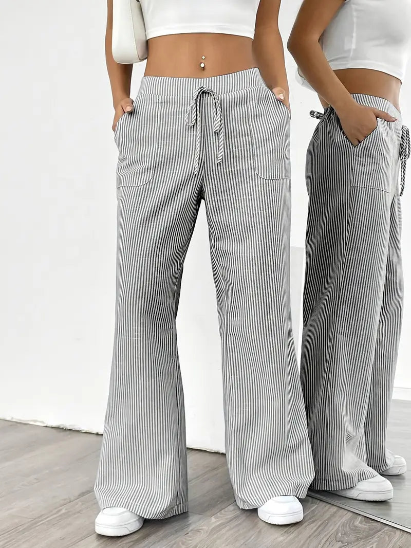 Alina – Pantalón Elegante a Rayas con Bolsillos