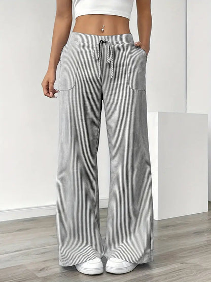 Alina – Pantalón Elegante a Rayas con Bolsillos